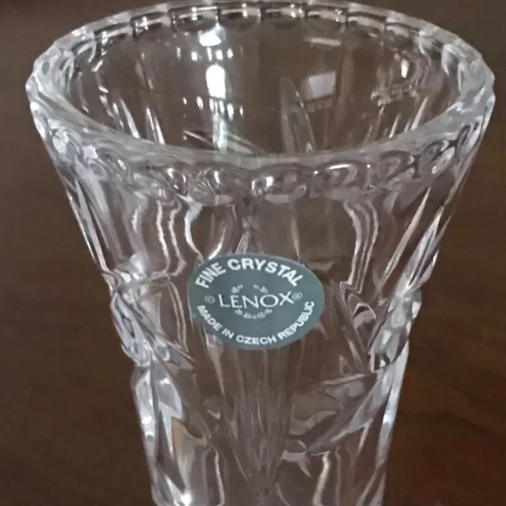 COPY - New in Box With COA LENOX 6” Star Crystal Vase